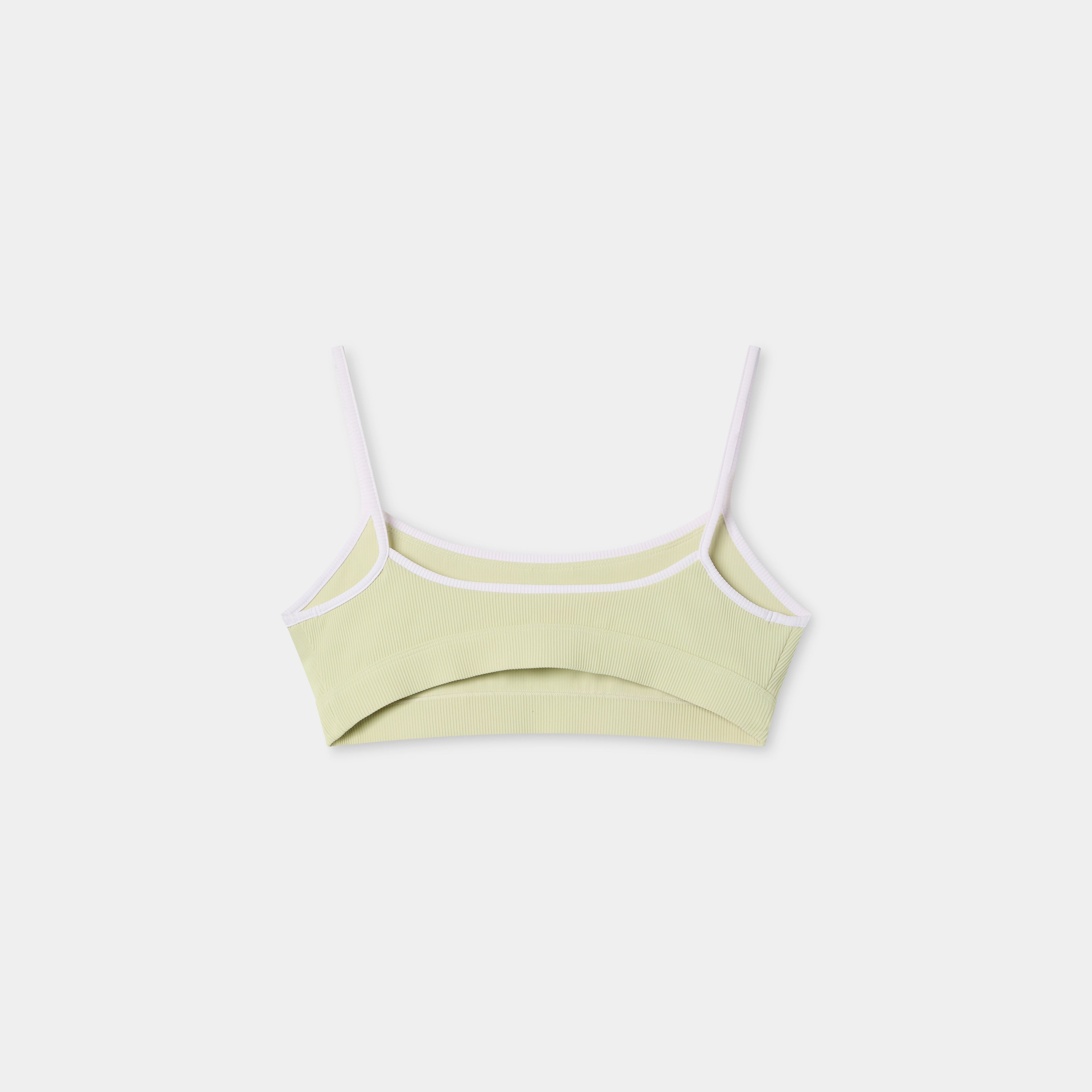 Detalle del top deportivo de mujer Pals Top verde con espalda de libertad de movimiento - BILMA