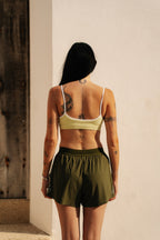 Top deportivo de mujer Pals Top verde, colección de verano Respect the Distance - BILMA